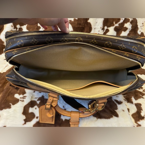 Authentic Louis Vuitton Alize 24 - Picture 3 of 11